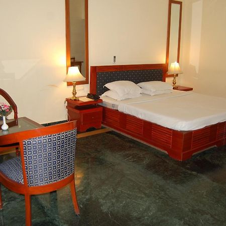 The Royal Residency Hotel Bodh Gaya Exterior photo