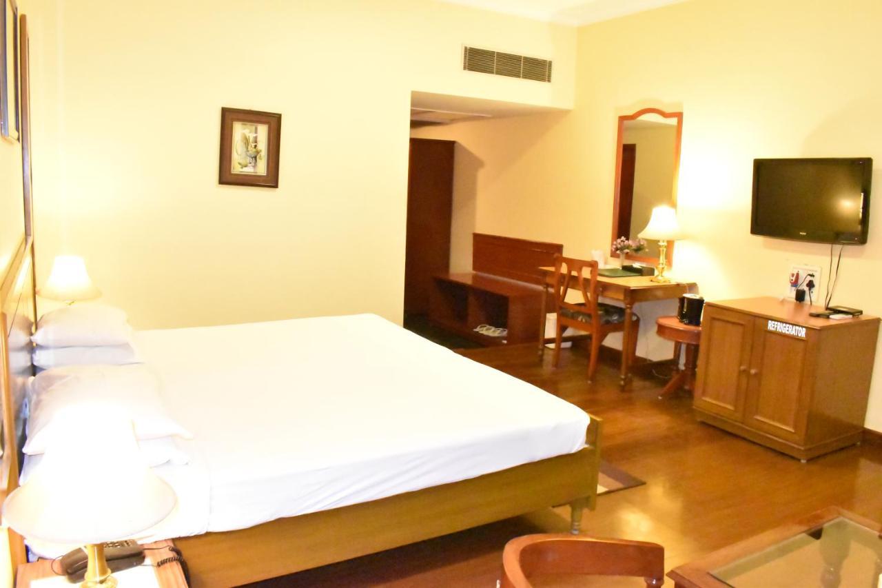The Royal Residency Hotel Bodh Gaya Exterior photo