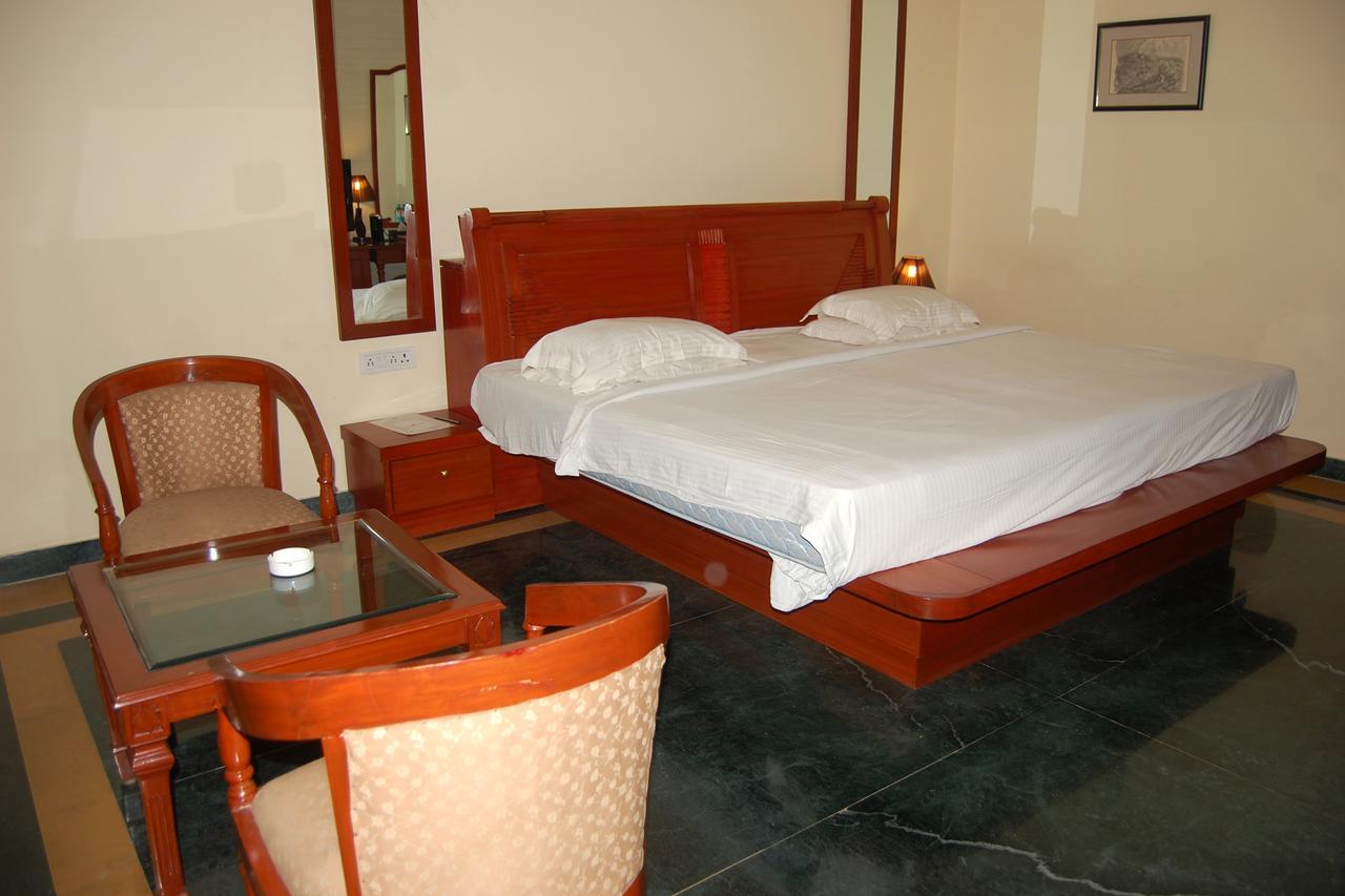 The Royal Residency Hotel Bodh Gaya Exterior photo