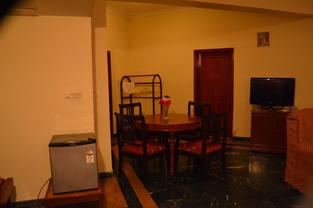 The Royal Residency Hotel Bodh Gaya Exterior photo